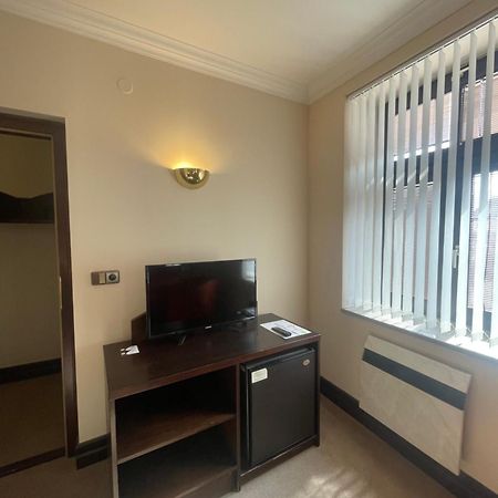 Hotel Bravo Ческа Требова Екстериор снимка