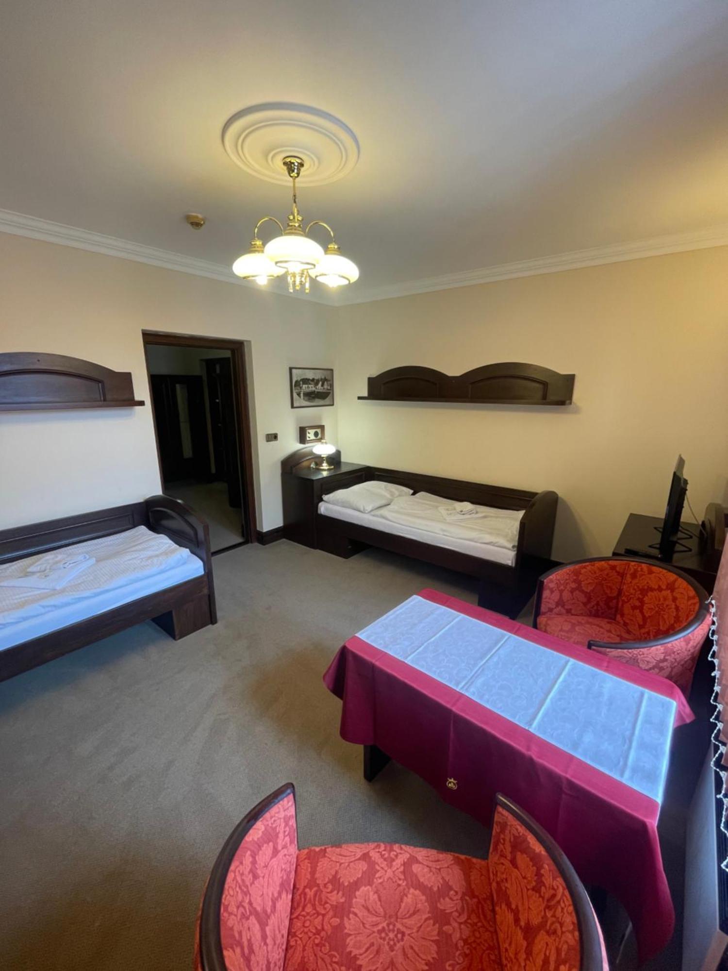 Hotel Bravo Ческа Требова Екстериор снимка