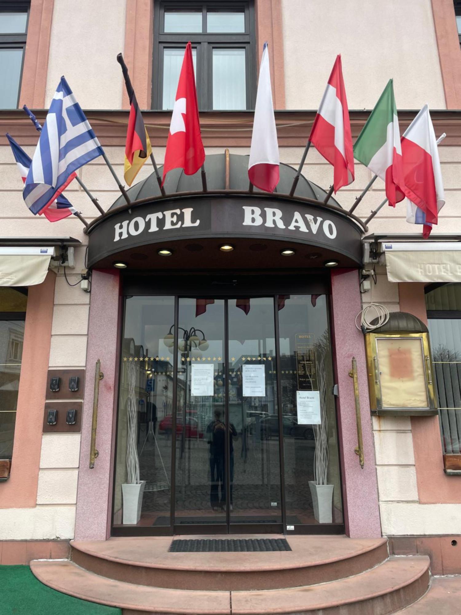 Hotel Bravo Ческа Требова Екстериор снимка