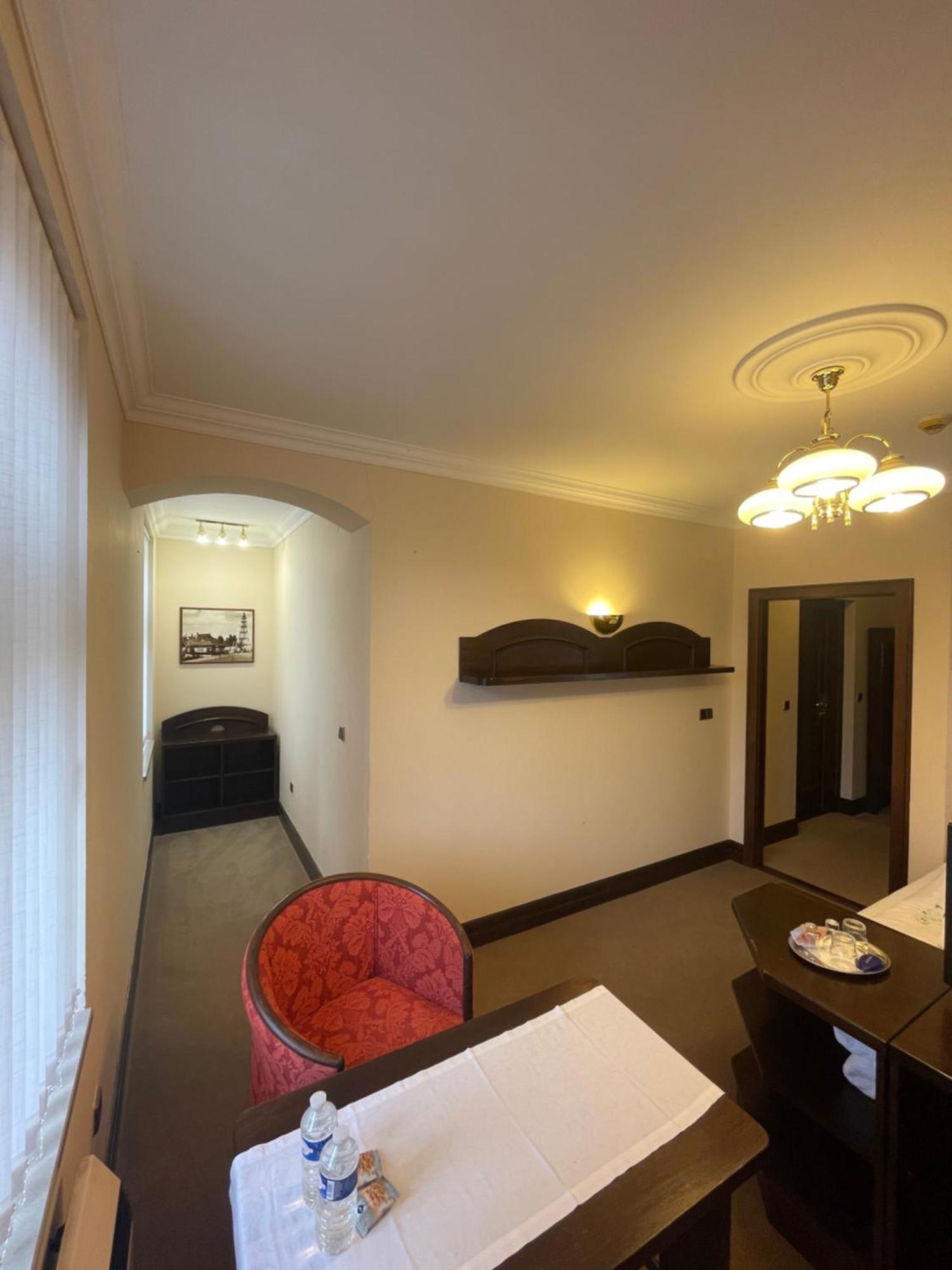Hotel Bravo Ческа Требова Екстериор снимка