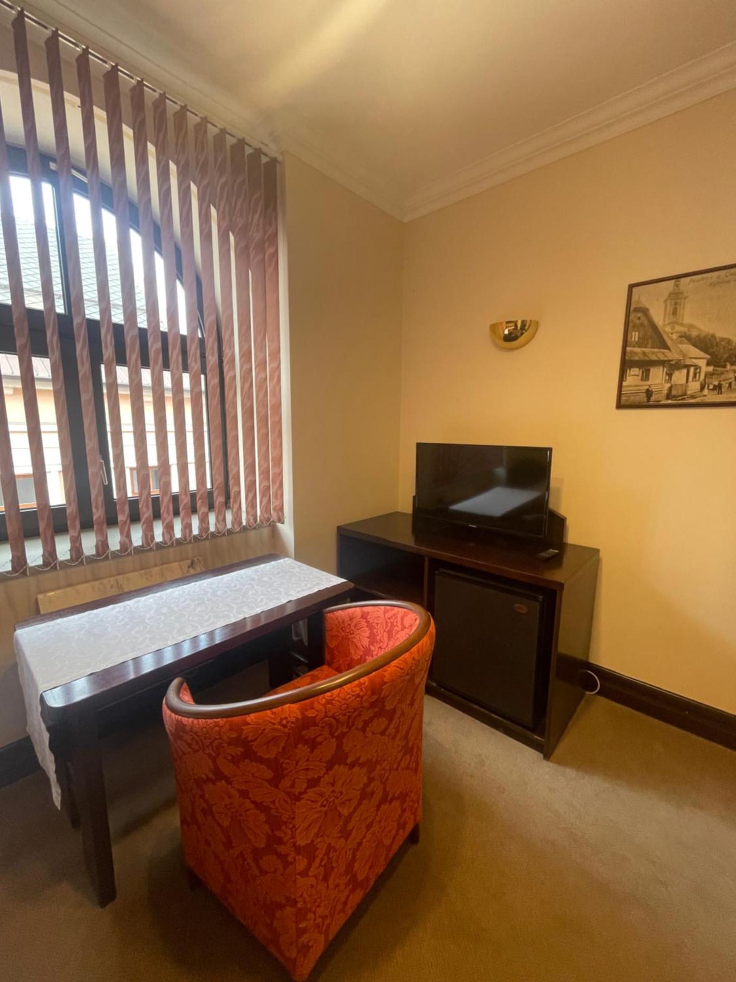Hotel Bravo Ческа Требова Екстериор снимка
