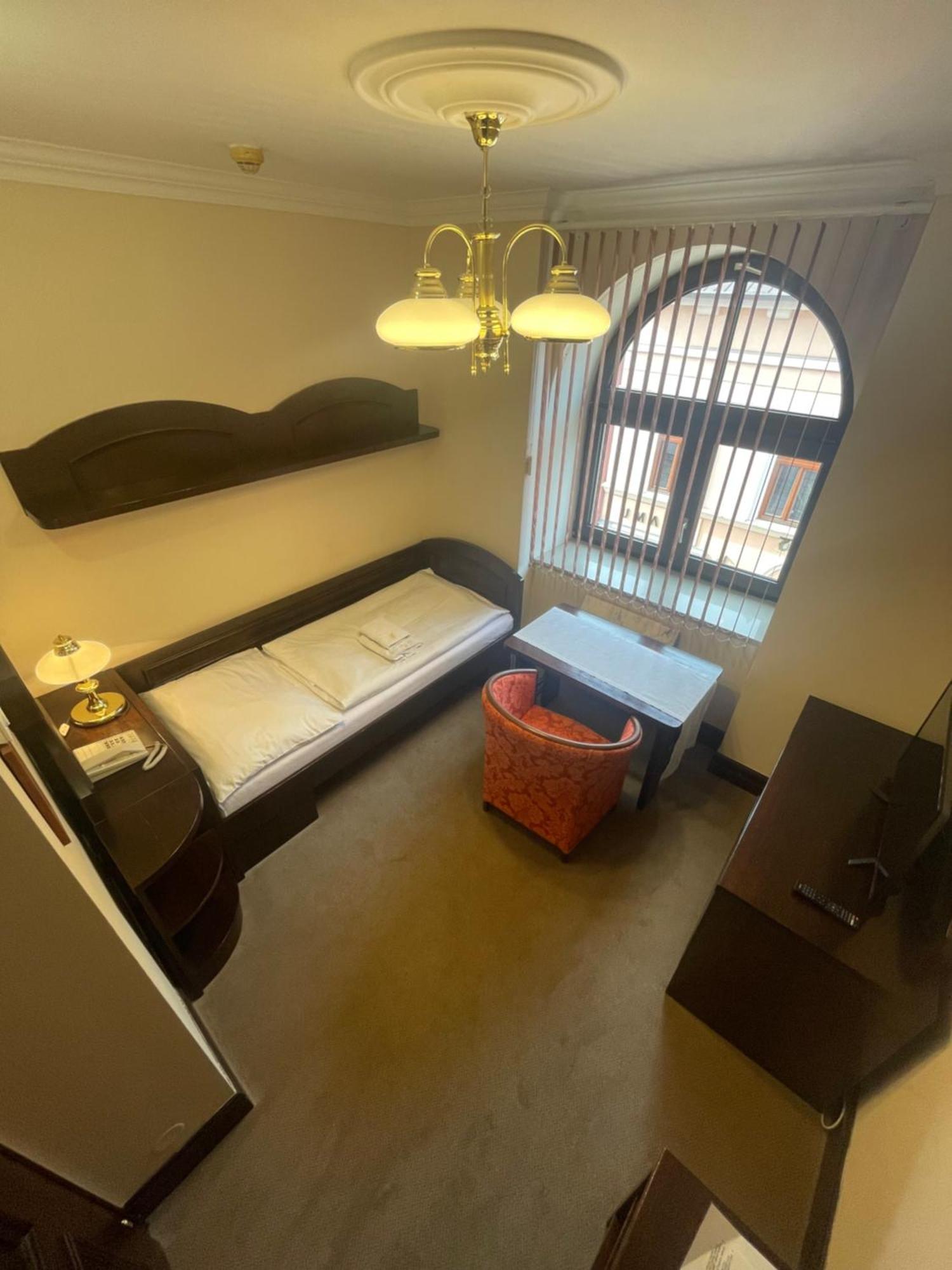 Hotel Bravo Ческа Требова Екстериор снимка